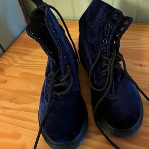 Vintage EUC Doc Martens Blue Velvet 1460 Boots Womens Size 8